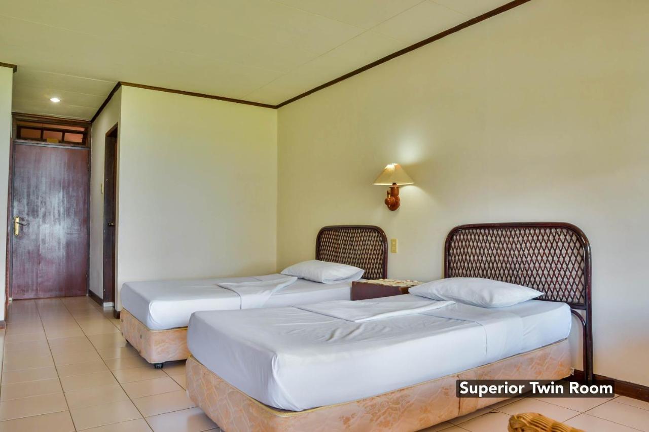 Silintong Hotel Ambarita Exteriér fotografie