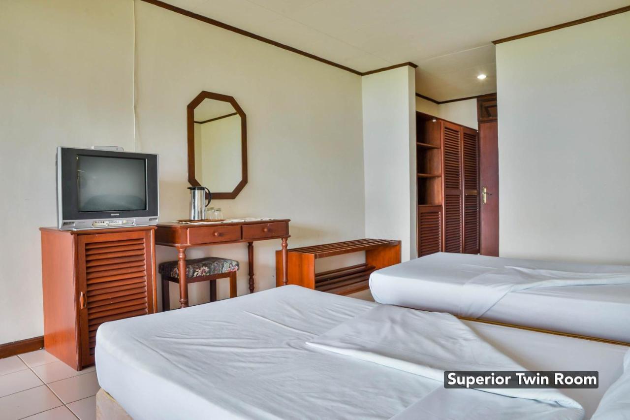 Silintong Hotel Ambarita Exteriér fotografie