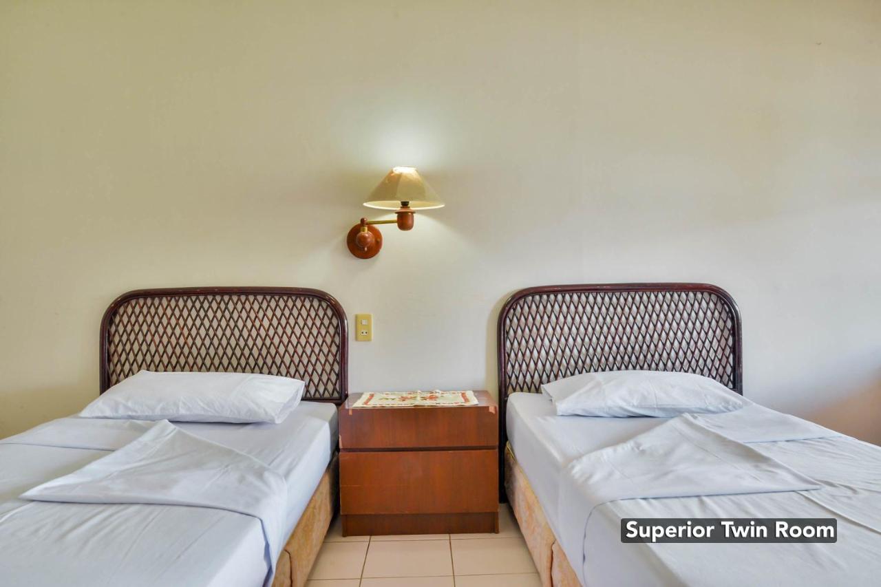 Silintong Hotel Ambarita Exteriér fotografie