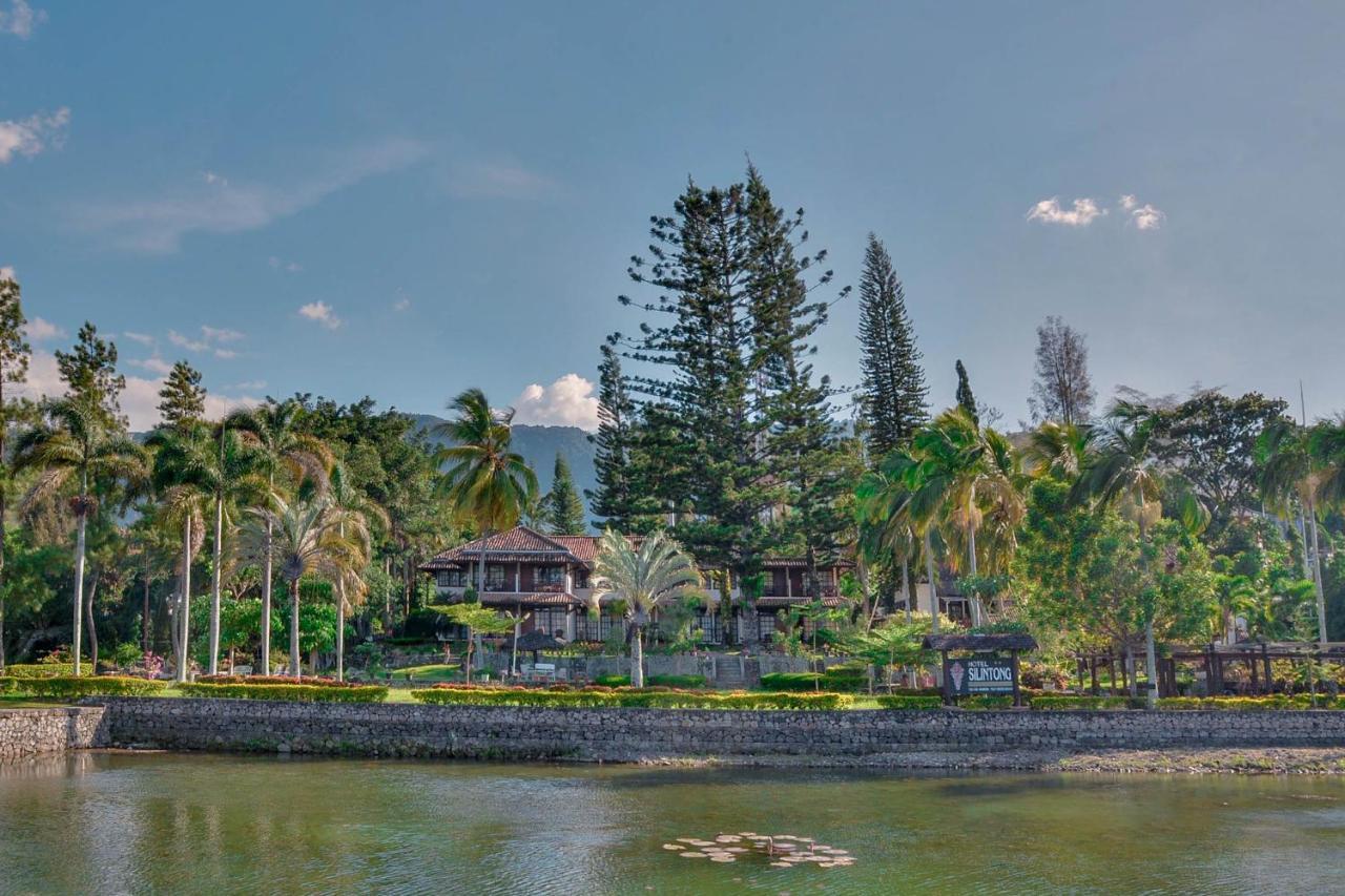 Silintong Hotel Ambarita Exteriér fotografie